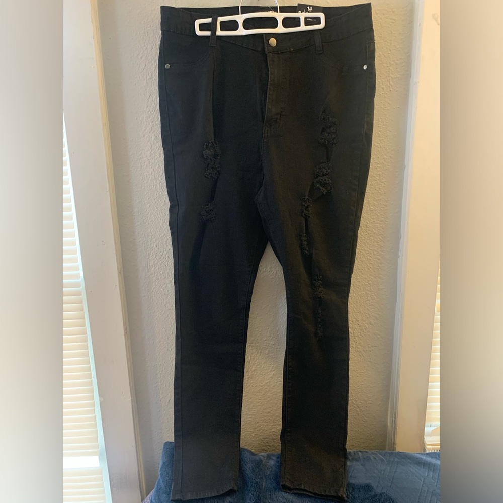 NWT Fashion Nova high waisted, distressed,jeggings/stretchy skinny jeans,size 14